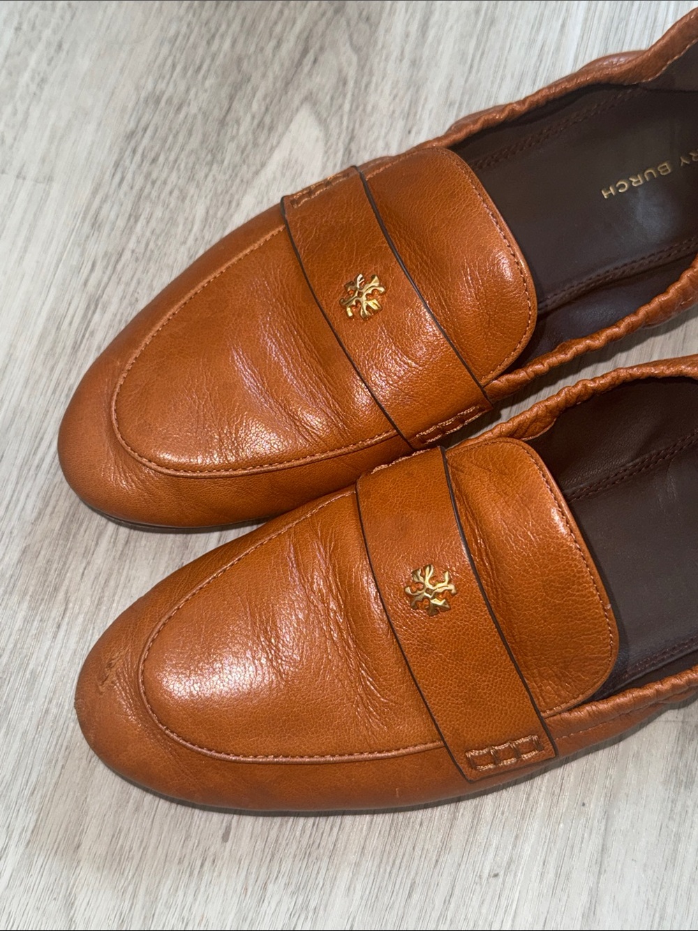 Tory Burch Cognac Leather Women's Penny Loafers with Gold Logo - Picture 2 of 2